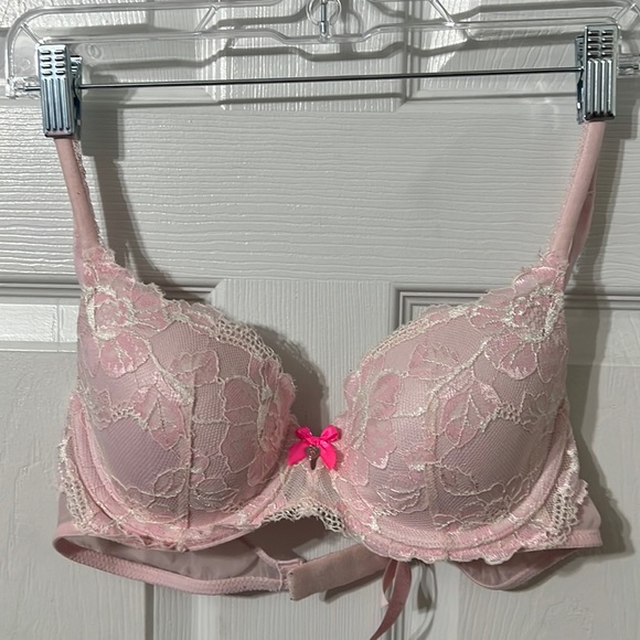 Other - Victoria’s Secret bra size 36B
